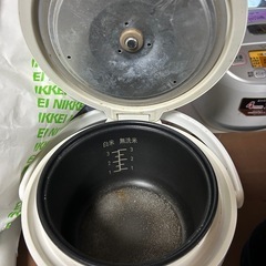 2018年製 NEOVE製のジャー炊飯器「NRS-T30A」の画像