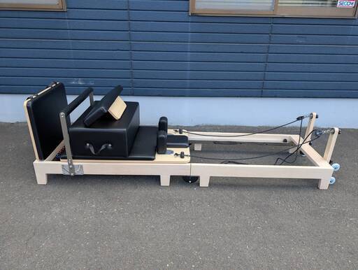 【250903001】ピラティスマシン折りたたみ式　幅約232㎝　奥行約62.5㎝【引取限定】