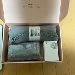 体重計とブ
ランケットとネックウォーマーとUSB加湿器の画像