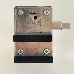 【0円　無人取引】　窓ロックの金具　試しに設置したのみ
の画像
