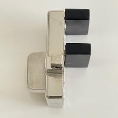 【0円　無人取引】　窓ロックの金具　試しに設置したのみ
の画像