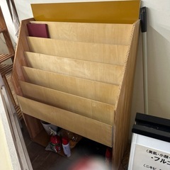 木製の手作り本立てになります。の画像
