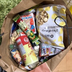 特大ぬいぐるみ　１０点以上とお菓子大量とおもちゃの画像