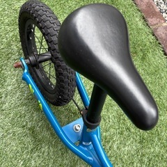 LOGキッカー　キッズバイク　ストライダー　ブレーキ付き　スタンド有　ブルーの画像