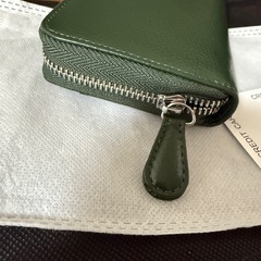 新品未使用　牛側長財布　グリーンの画像