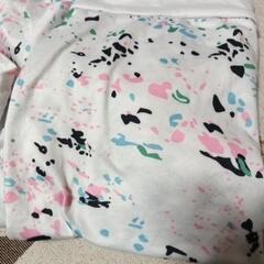 多分140センチくらいかな。薄いテロテロ素材のセットアップの画像
