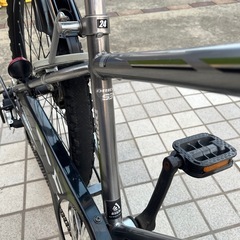 24インチ　LEDオートライト　ギヤ６段　
ジュニア用マウンテンバイクの画像