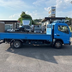 三菱キャンター2トンロングパワーゲート付きの画像