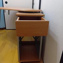 差し上げます無料オフィステーブルの画像