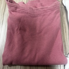 UNIQLO 白Tシャツ　等の画像