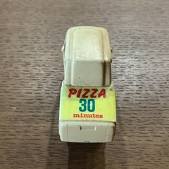 トミカ NO.82ピザ宅配バイク🍕🛵 タカラトミー ミニカー オシャレ 汚れアリ💦 日本製 デリバリー 肌色 赤 黄色 緑の画像