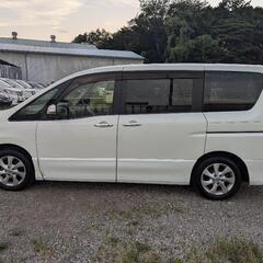 セレナ　車検2年付きの画像