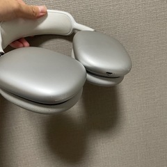 【本日or明日受け取り限定金額】AirPods Pro Max シルバー　箱付きの画像