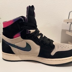 美品スニーカー　NIKE PSG×aj1 highの画像
