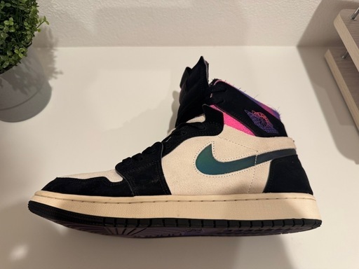 美品スニーカー　NIKE PSG×aj1 high