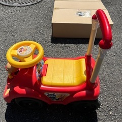 アンパンマンの車の画像