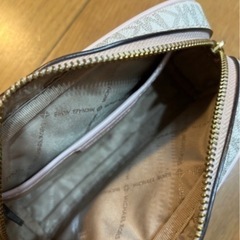 MICHEAL KORS ポーチの画像