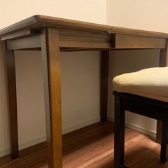テーブル＆チェアの画像