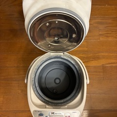 電気ポットの画像