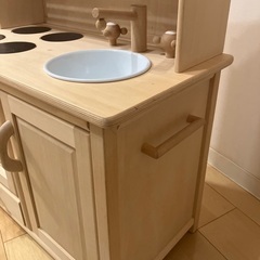木製おままごとキッチンの画像