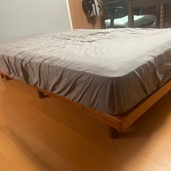 フレーム付きシングルベッドの画像
