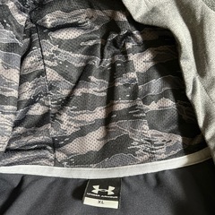 👤UNDER ARMOUR (XL)の画像