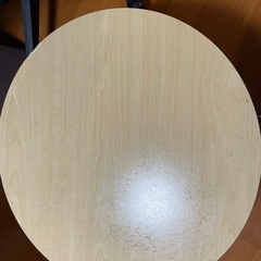折りたたみ丸テーブルの画像