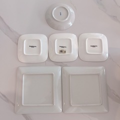 【500円】白いお皿6枚セット　スクエア　中皿　小皿　薬味皿　タチ吉　バケットの画像