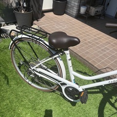 4日、7日、8日対応できる方限定価格‼️26インチ　低下約35000円 美品　自転車 ホワイト 数回使用のみの画像