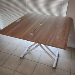【取りに来てくださる方優先】【美品】昇降式テーブルの画像