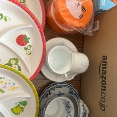 ランチボックス､子供用プレート､コーヒーカップの画像