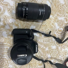 Canon EOS Kiss X8i デジタル一眼レフ ダブルズームレンズキットの画像