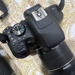 Canon EOS Kiss X8i デジタル一眼レフ ダブルズームレンズキットの画像