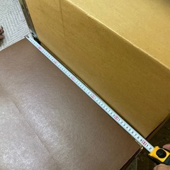 カラーボックス　ダンボールとプラスチックのケースの画像