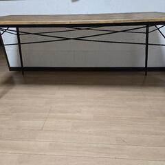 ダイニングテーブルの画像