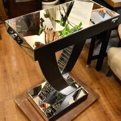 ●近郊格安配送(^^♪●2025年購入●Y-KAGU　クロスミラーコンソールテーブル●キラキラ　ゴージャス●相模原　横浜　神奈川●の画像