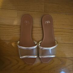 ZARAサンダルの画像