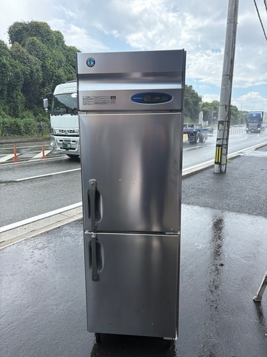■中古品 ホシザキ業務用冷蔵庫 HR-63LZT 100V 392L 2018年 650ｘ650ｘ1900ｍｍ 動作問題なし 縦型 ２枚扉■