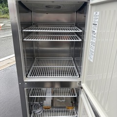 ■中古品 ホシザキ業務用冷蔵庫 HR-63LZT 100V 392L 2018年 650ｘ650ｘ1900ｍｍ 動作問題なし 縦型 ２枚扉■の画像