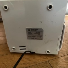 ① 電気ケトル（中古） ② 加湿器（中古／エアコン使用時に便利）の画像