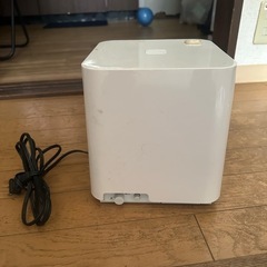① 電気ケトル（中古） ② 加湿器（中古／エアコン使用時に便利）の画像