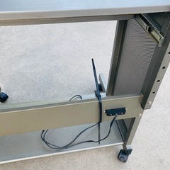 パソコン　デスクの画像