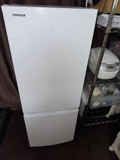 【TOSHIBA】 単身冷蔵庫（2022年製　153リットル） TOSHIBA 冷蔵庫 153L 単身用 2022年製 極美品