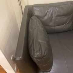 IKEA 本革黒ソファ　３人がけの画像