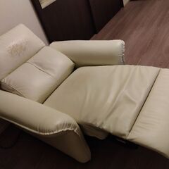 電動リクライニング一人用ソファ　三人掛けソファベッドの画像