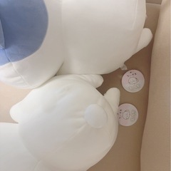 ちいかわ もっちるねそべりBIGぬいぐるみ① ハチワレの画像