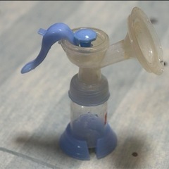 Pigeon電動搾乳器　充電器付　電池対応   手動搾乳機付　　　の画像