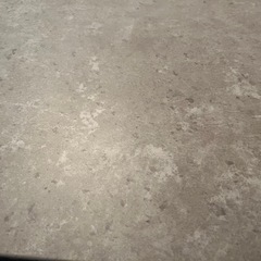 4人掛けテーブル、椅子4セットの画像