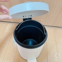 ニトリペダル付きゴミ箱の画像