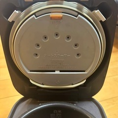 日立 炊飯器 RZ-TS105M 5.5合炊き 圧力&スチーム 2022年製
の画像